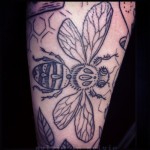 tumblr ng10wogILh1qhwrtuo1 400 150x150 - Bee Tattoos Design Ideas Pictures Gallery